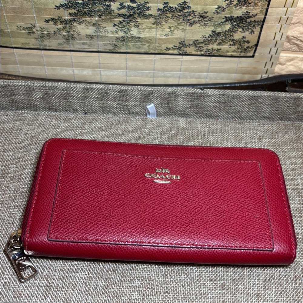Coach Red Flat Pebbled Leather Zip Wallet Gold Tone Hardware 7.75”x4”
